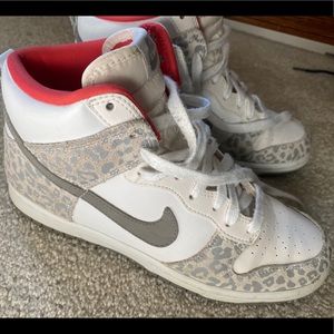 Nike cheetah dunks. Size 6.5!
